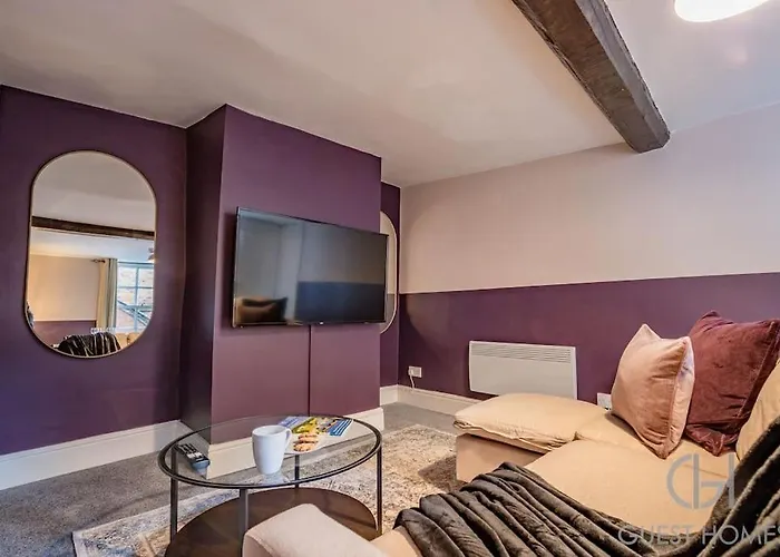 Host & Stay - Chandan Court Apartment