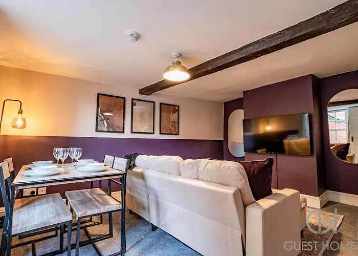 Host & Stay - Chandan Court Apartment