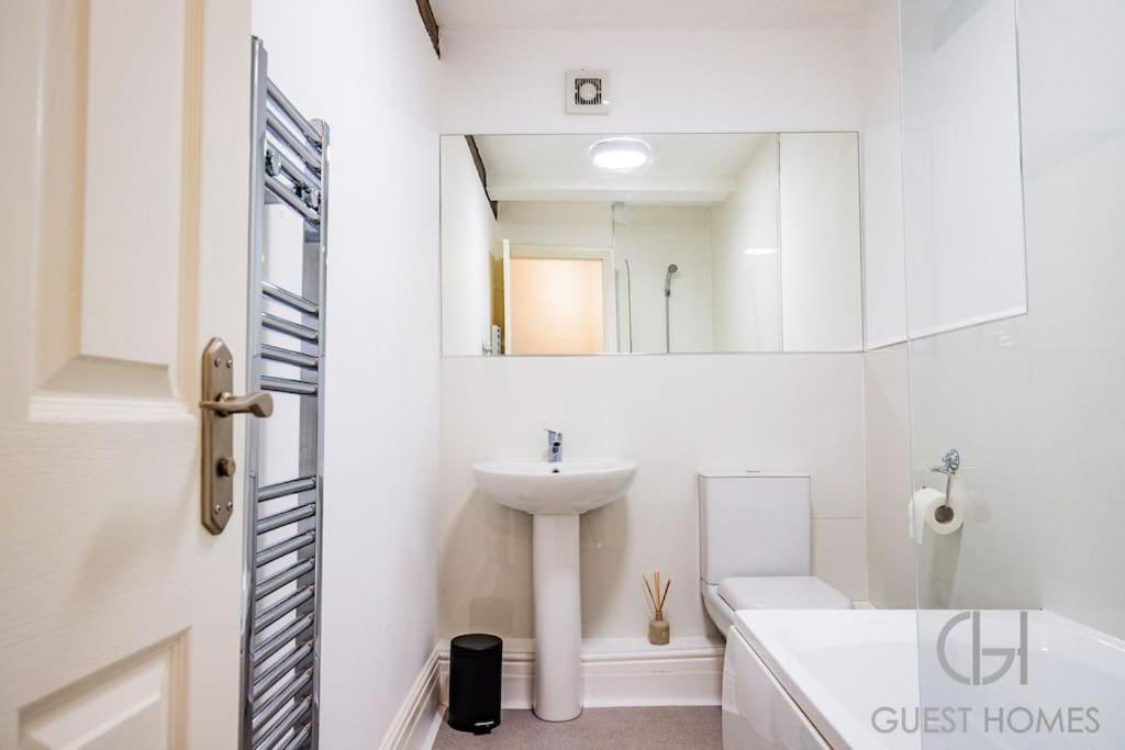Host & - Chandan Court Apartment